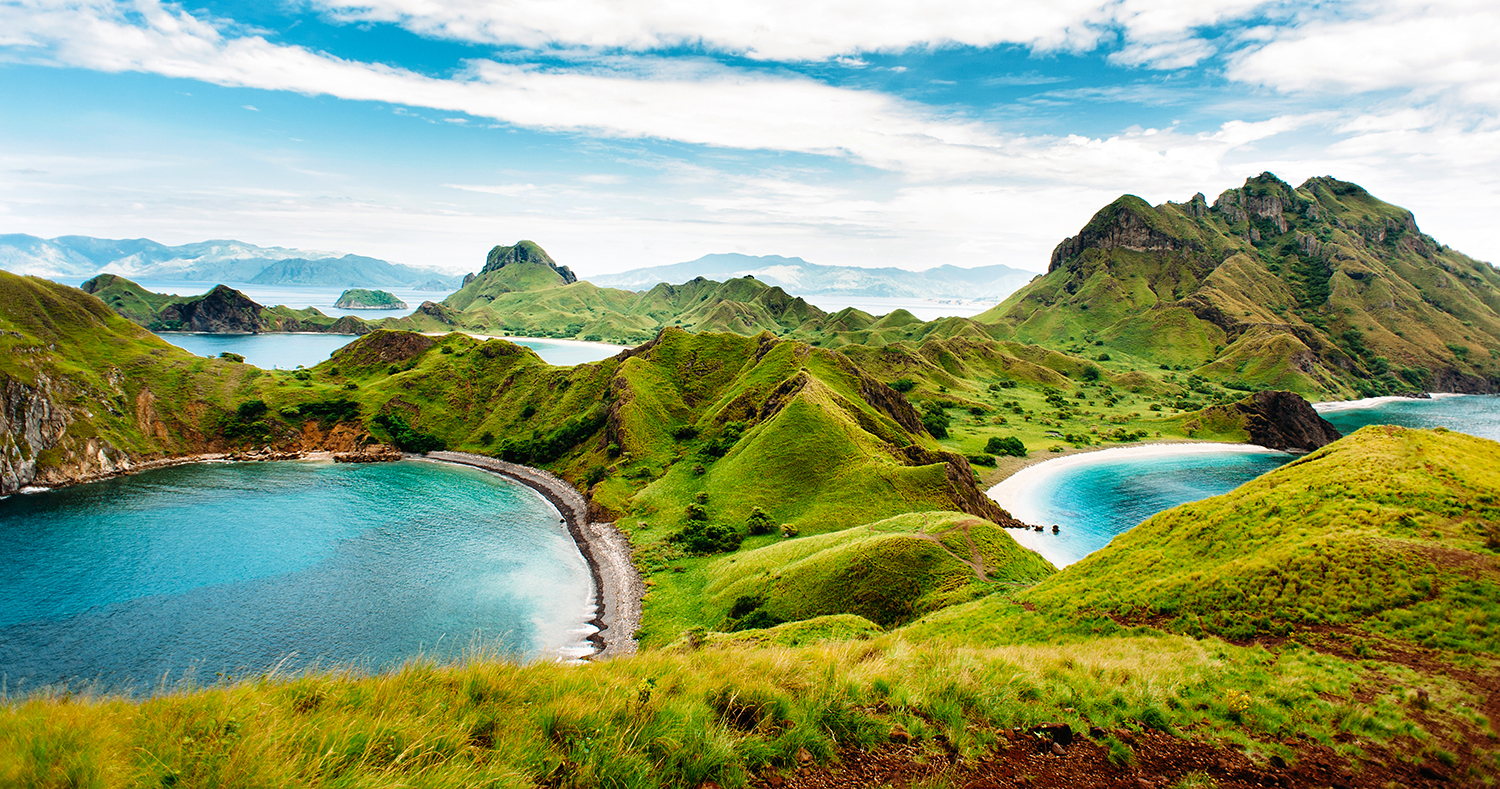 bali komodo tour trutravels backpacker group indonesia dragon