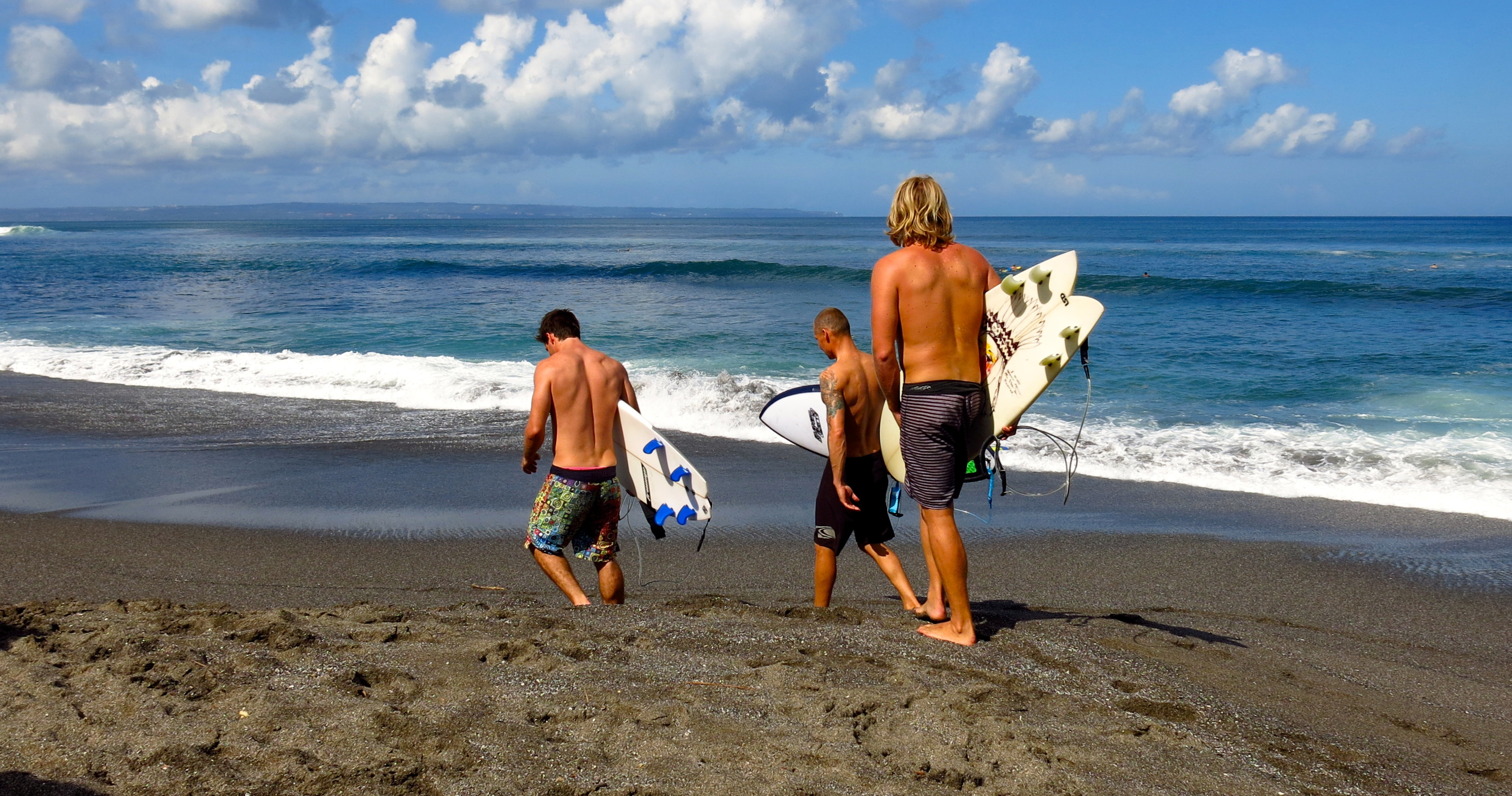 bali red island surf camp lessons beginner indonesia mojo surf