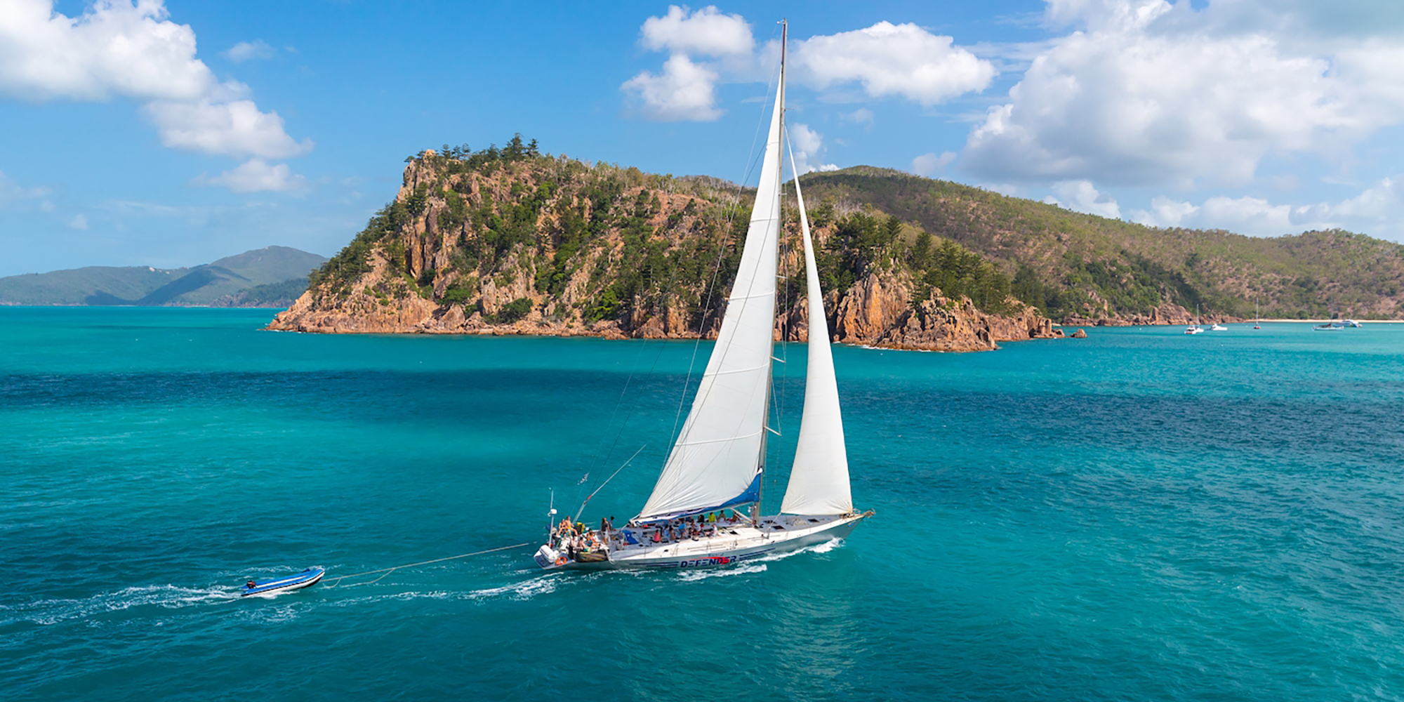 british defender whitsundays sailing tour rtw backpackers airlie beach australia