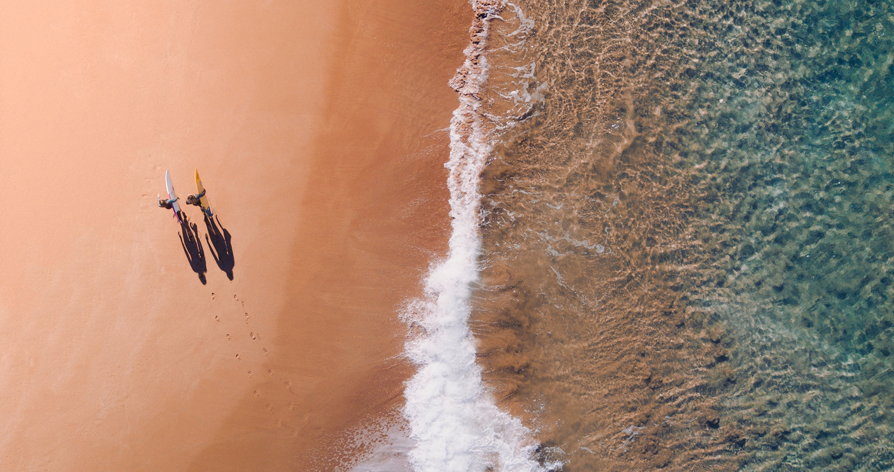 stray australia bus pass east coast backpacker hop on hop off sydney cairns byron bay 1