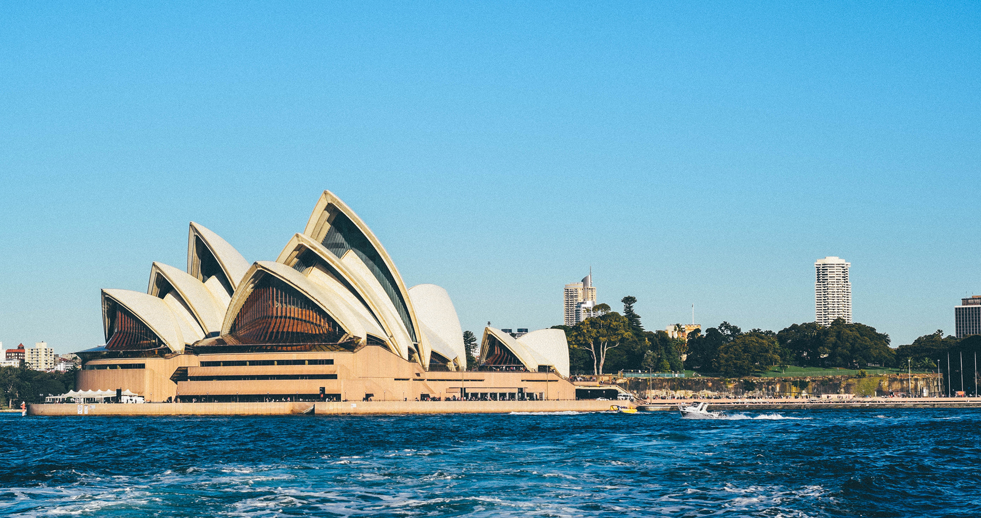 stray australia sydney cairns mick pass hop on hop off bus freestyle network east coast oz