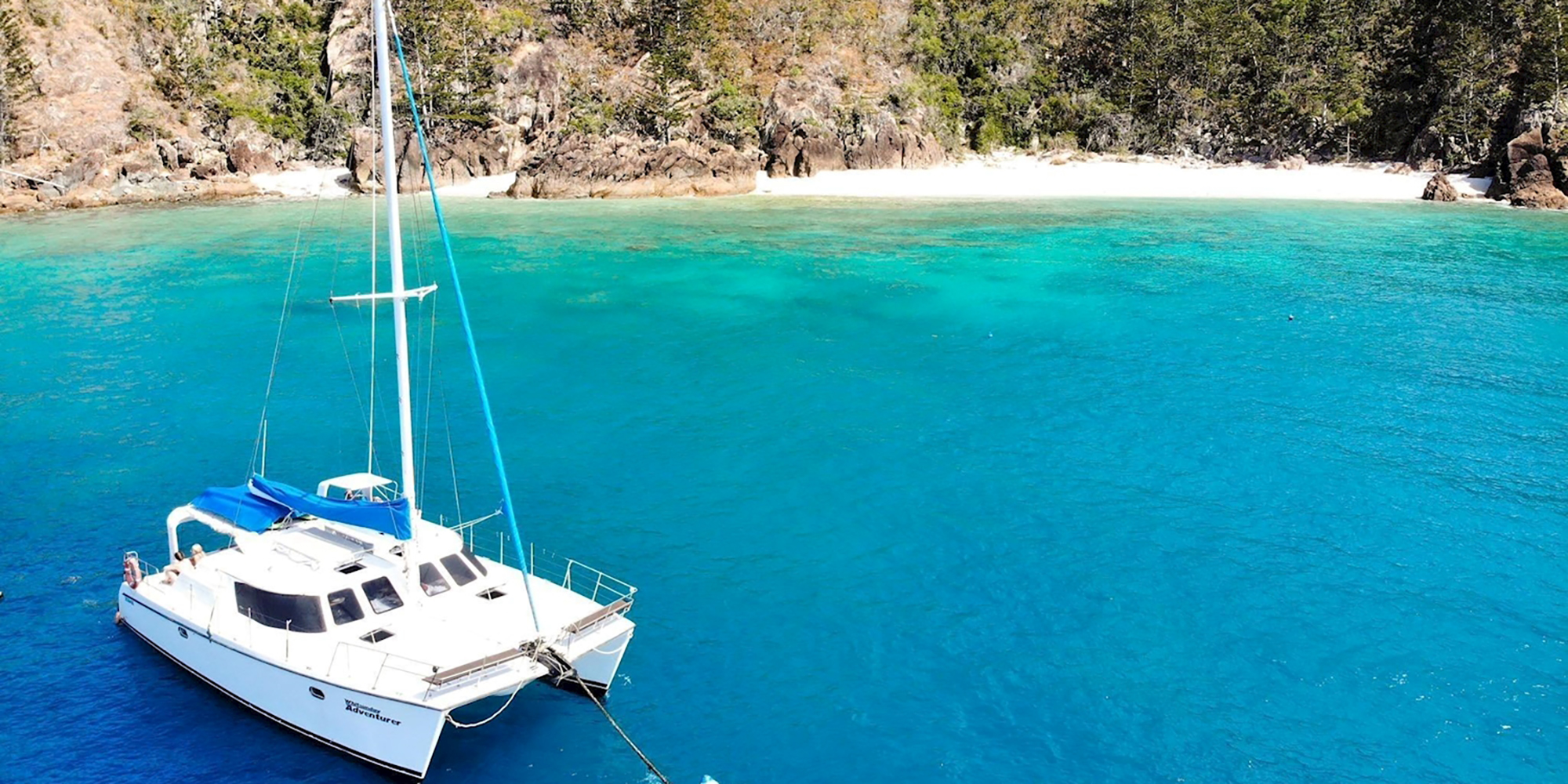 whitsunday adventurer catamaran overnight sailing trip airlie beach australia rtw backpackers